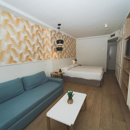 Los Olivos Beach Resort Адехе Екстериор снимка