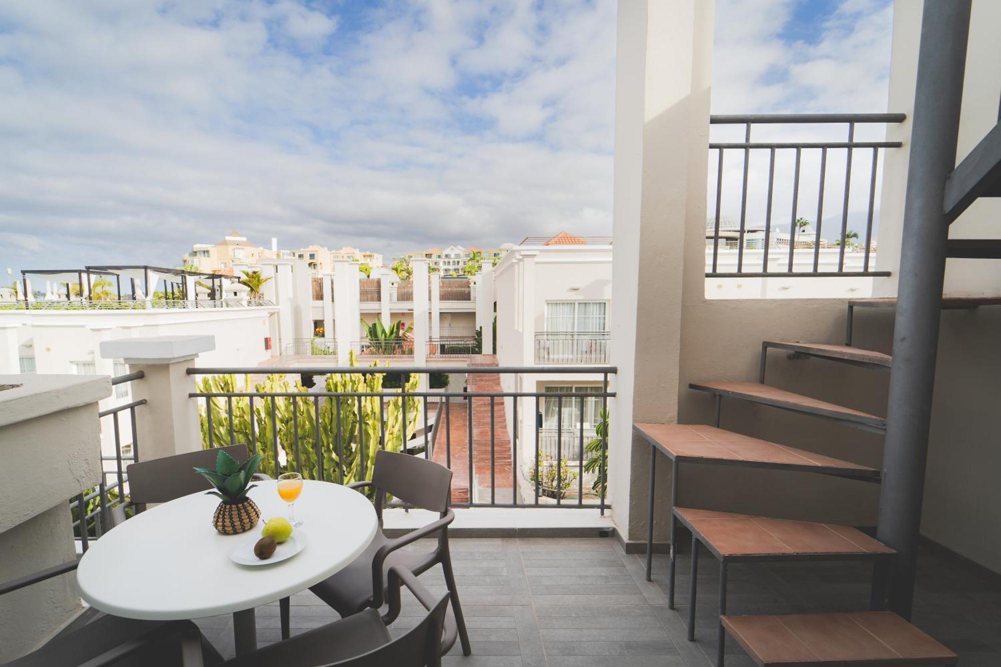 Los Olivos Beach Resort Адехе Екстериор снимка