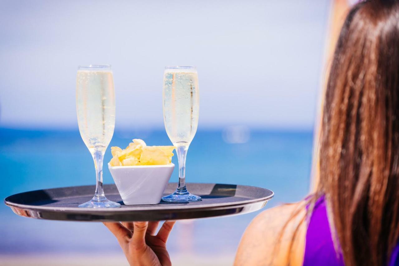 Los Olivos Beach Resort Адехе Екстериор снимка